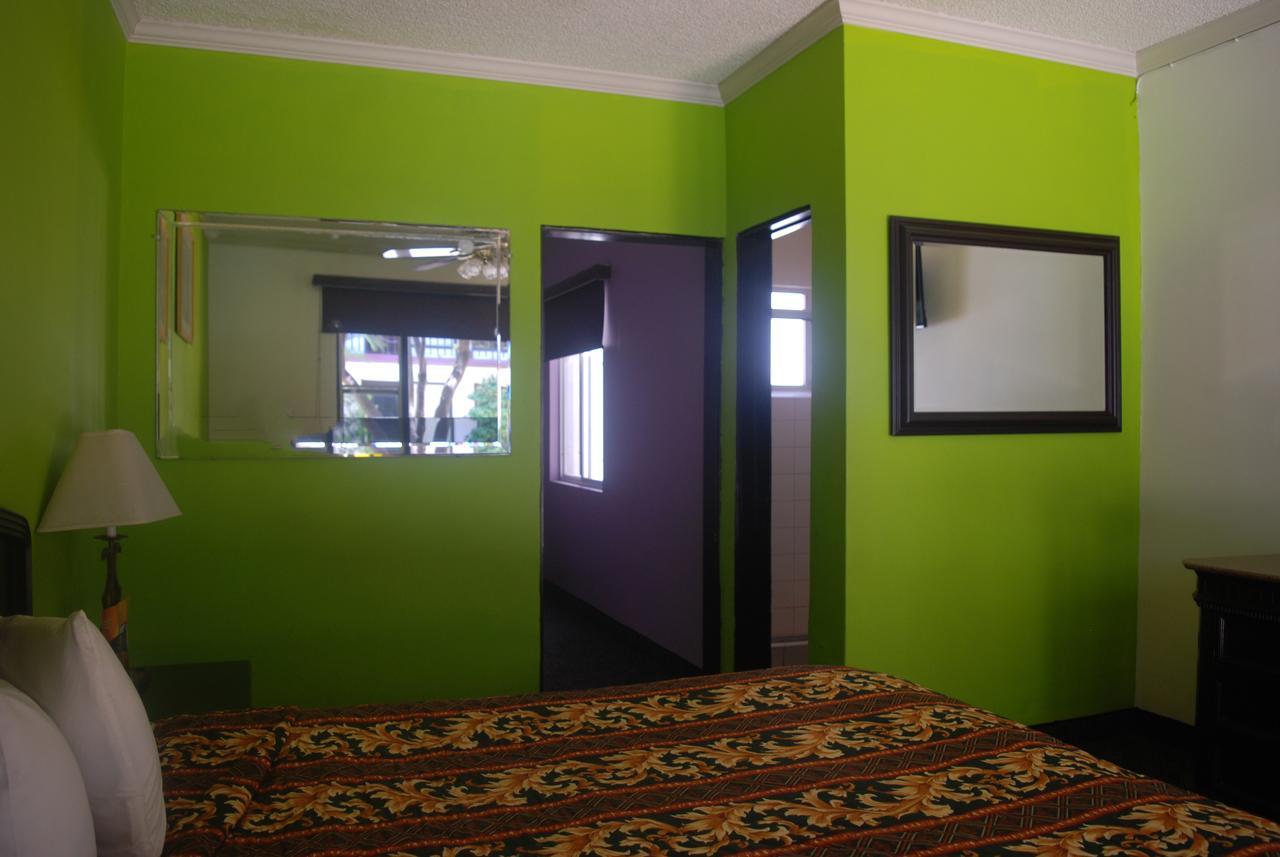 Hotel Suites Royal Тіхуана Екстер'єр фото